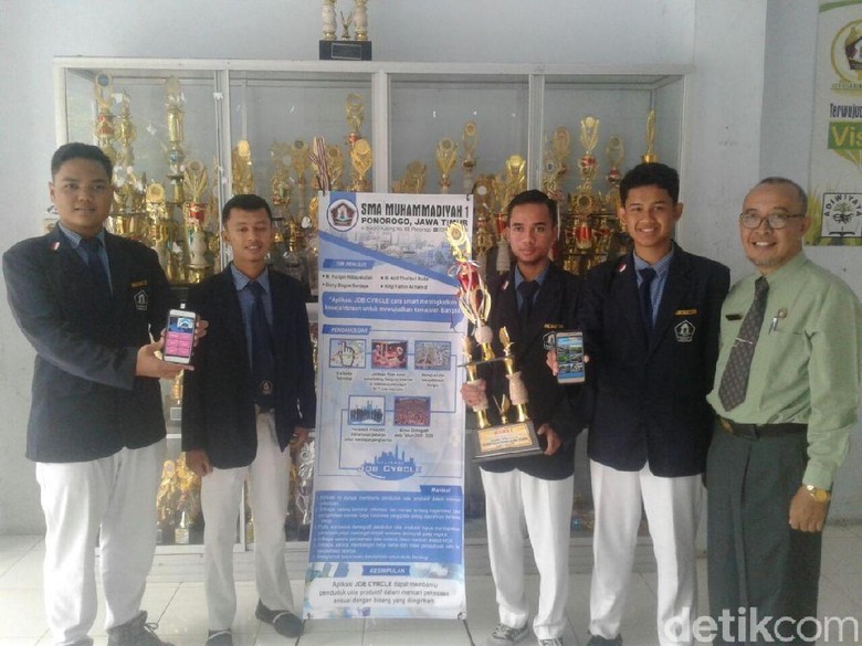 Pelajar di Ponorogo Luncurkan Aplikasi Bagi Para Pencari Kerja Pelajar di Ponorogo Luncurkan Aplikasi Bagi Para Pencari Kerja