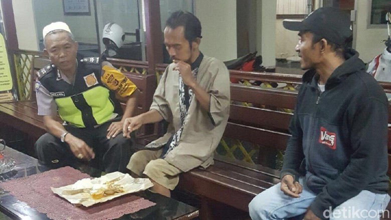 Cegah Persekusi, Sejumlah Orang Gangguan Jiwa di Bogor Dirazia Cegah Persekusi, Sejumlah Orang Gangguan Jiwa di Bogor Dirazia