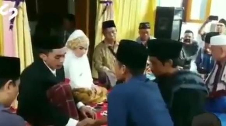 Kocak! Viral Video Wali Nikah Sebut Maskawin Dibayar Pajak Kocak! Viral Video Wali Nikah Sebut Maskawin Dibayar Pajak