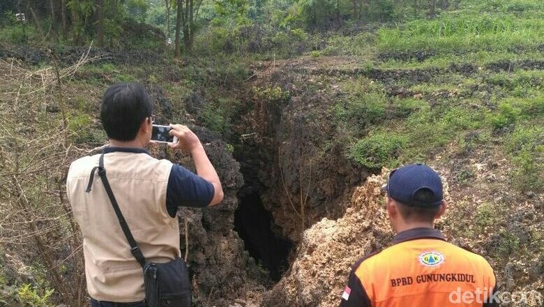 Badan Geologi Teliti Fenomena Lubang Misterius di Gunungkidul Badan Geologi Teliti Fenomena Lubang Misterius di Gunungkidul