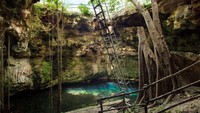 Berenang di kolam alami dalam Gua Sacamucuy, Yucatan (Hacienda Temozón, Luxury Collection)