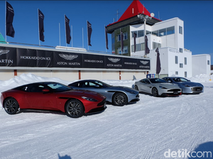 Memacu Adrenalin di Es dengan Aston Martin