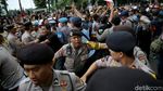 Demo Tolak Permenhub, Aliando Saling Dorong dengan Polisi