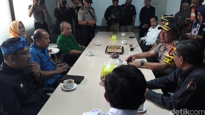 Pangdam dan Kapolda Ajak Ridwan Kamil-Uu Berkampanye Positif