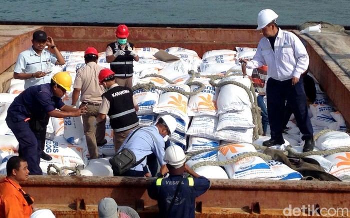 6.000 Ton Beras Vietnam Tiba di Cilegon