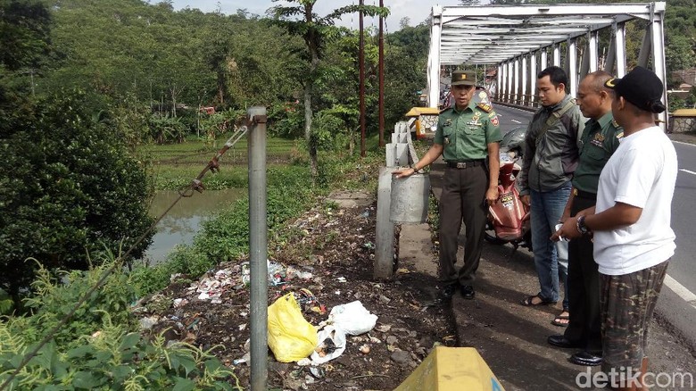 Tumpukan Sampah di Semarang Baru Dibersihkan, Hari Ini Sudah Ada Lagi Tumpukan Sampah di Semarang Baru Dibersihkan, Hari Ini Sudah Ada Lagi