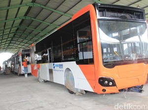 Mengintip Proses Pembuatan Bus Baru TransJakarta di Kudus
