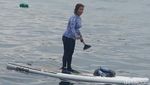 Menteri Susi Renang dan Naik Paddle Board Pantau Hiu di Probolinggo