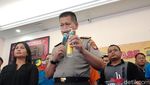 Foto: Ekspresi Dingin Fachri Albar Pakai Baju Tahanan Narkoba
