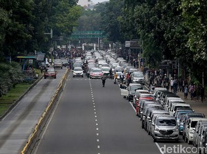 Mulai April, Taksi Online Nakal Bakal Ditilang