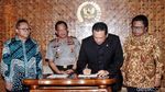 Polri, DPR, MPR dan DPD Teken MoU Keamanan Kompleks Parlemen
