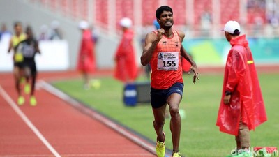 Pelari India Jinson Johnson Juara Lari 800 Meter Putra