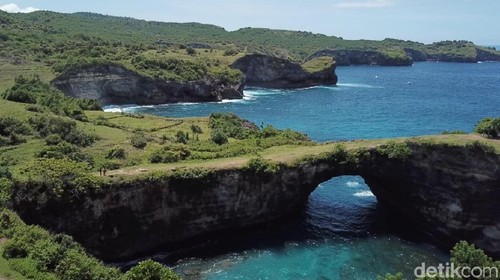 Pantai di Nusa Penida, Angels Billabong, Kelingking