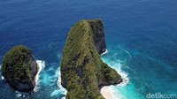 Pantai Kelingking berada di Dusun Karang Dawa, Desa Bunga Mekar, Kecamatan Nusa Penida. Traveler harus menyeberang dulu dari Pualu Bali untuk ke sini. (Muhammad Zaky Fauzi Azhar/detikTravel)
