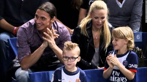 Zlatan Ibrahimovic bersama istrinya Helena Seger