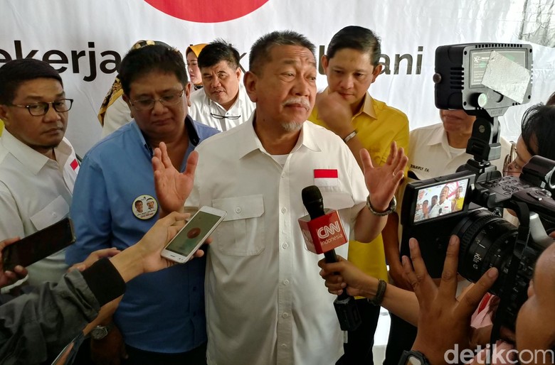 Reaksi Deddy Mizwar yang Kalah Tipis di Survei Litbang Kompas Reaksi Deddy Mizwar yang Kalah Tipis di Survei Litbang Kompas