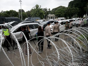 Kapan Kemenhub Tindak Tegas Sopir Taksi Online Nakal?