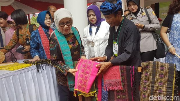 Mufidah Kalla Nilai Tenun Baduy Bisa Jadi Produk Fashion Unggulan