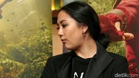 Dalam Wiro Sableng, ia beradu akting dengan Vino G Bastian yang didapuk menjadi pendekar KapaK Naga Geni. Foto: Ismail/detikHOT