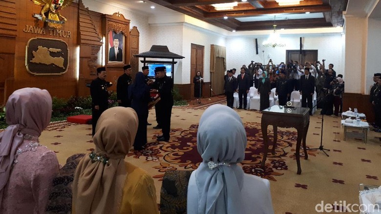 Empat Kepala Dinas Provinsi Jatim Jabat Pjs Bupati dan Wali Kota Empat Kepala Dinas Provinsi Jatim Jabat Pjs Bupati dan Wali Kota