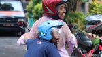 Kisah Ojek Cinta Suharti untuk Anaknya yang Spesial