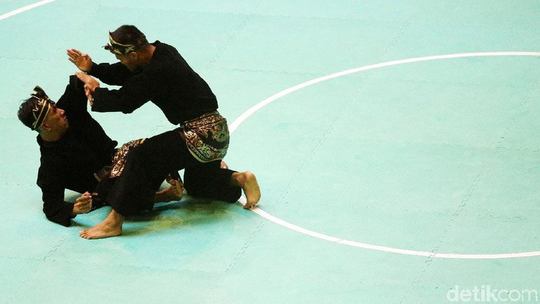 Yolla/Hendy Raih Emas Pertama untuk Pencak Silat Indonesia Yolla/Hendy Raih Emas Pertama untuk Pencak Silat Indonesia