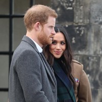 Sesekali Meghan memberikan tatapan mesranya ke pria yang bakal menjadi suaminya nanti. Foto: Getty Images
