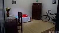 Foto: Ada ruang baca Hatta, kamar ibunya Bung Hatta, kamar pamannya, kamar kakek, ruang makan, dapur, kamar tempat lahirnya Hatta, lumbung padi, dan juga ada kandang kuda. (Syanti/detikTravel)