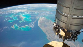 ISS adalah proyek bersama yang dijalankan lembaga antariksa NASA, Roscosmos, JAXA, ESA dan CSA. Foto: Instagram