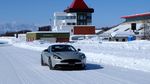 Menguji Mobil Aston Martin di Es