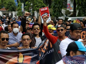 Ini Alasan Kemenhub Belum Tindak Tegas Taksi Online Nakal