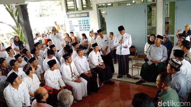 Majelis Dzikir Gusdurian Berdoa Untuk Bangsa di Area Gereja Lidwina