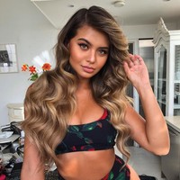 Saat diwawancara Frankies Bikinis, Sofia Jamora mengaku sampai saat ini dirinya merasa aneh bisa sangat populer di Instagram. Apalagi setiap harinya followers-nya bertambah. Foto: Instagram