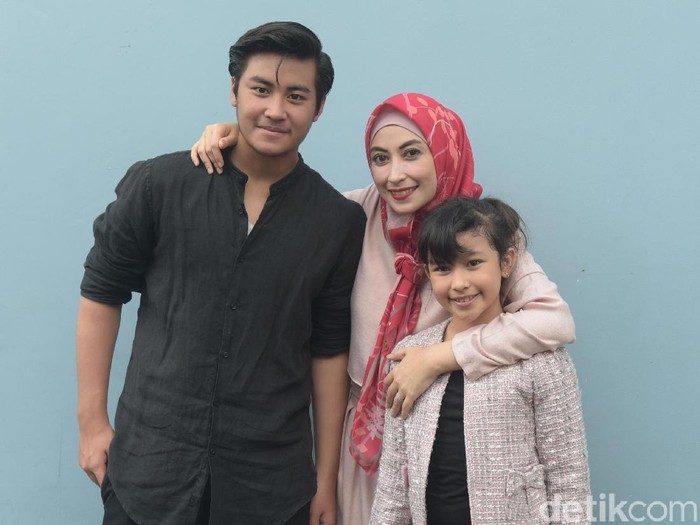 Kedekatan Aqueeni Aziz Djorghi dengan kakaknya Muhammad Rafi Akbar Pangestu