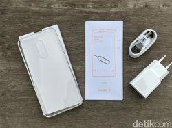 Unboxing Redmi 5, Ponsel Layar Penuh Rp 1,7 Juta