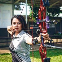 Baginya olahraga panah bukan hanya sekedar olahraga biasa. Tetapi olah rasa dan melatih konsentrasi agar fokus saat membidik busur tepat ke sasaran. Foto: Instagram