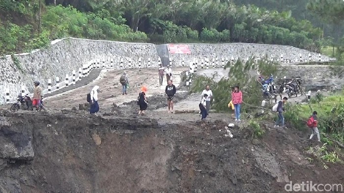 Jalur Putus, Wisatawan ke Dieng dan Pekalongan Diimbau Memutar