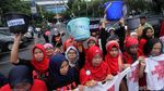 Aksi Ibu-ibu Tuntut UU PRT Disahkan