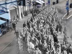 Potret Kontras Kehancuran Perang Dunia dan Kondisi Sekarang