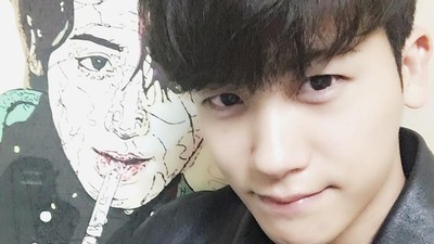 Foto-foto Si Ganteng Hyungsik yang Doyan Ngegym