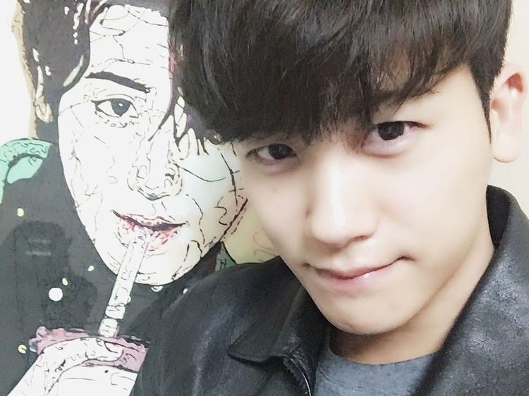 Foto-foto Si Ganteng Hyungsik yang Doyan Ngegym