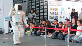 Dia mengakhiri karir selama 20 tahun memukau publik dengan berbagai penampilannya. Foto: Fitraya Ramadhanny