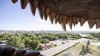 Bagian tubuh patung bisa dimasuki traveler (travelalberta/Instagram)