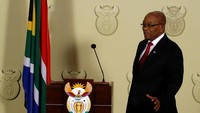 Presiden Afrika Selatan Jacob Zuma tiba di Gedung Union, Pretoria untuk mengumumkan penngunduran dirinya (Foto: REUTERS/Siphiwe Sibeko)