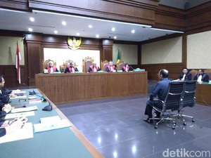Bantah Rekayasa Sakitnya Novanto, Fredrich: KPK Abuse of Power!