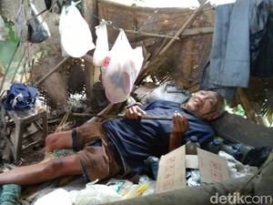 Menengok Kakek Raden yang Hidup Sendirian di Gubuk Kumuh di Purworejo