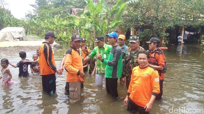 Bupati Demak Temui Warga yang Sudah 3 Bulan Kebanjiran