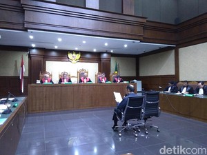 Kenal dr Bimanesh sejak 2004, Fredrich: Untuk Tes Medis Izin Senpi