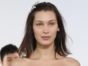 Tanpa Makeup, Para Model Ini Justru Makin Cantik di Show Michael Kors