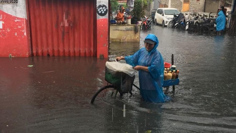 18 Kelurahan dan 53 RW di Jakarta Terdampak Banjir Siang Ini 18 Kelurahan dan 53 RW di Jakarta Terdampak Banjir Siang Ini
